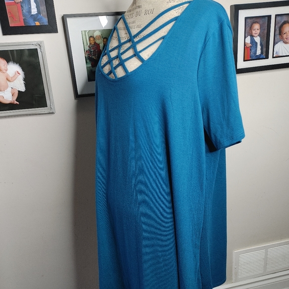 Lattice front Tunic - Picture 2 of 6